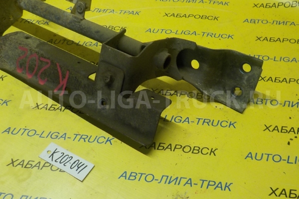 Кронштейн Mitsubishi Canter 4M51 Кронштейн 4M51 2001  ALT-000900