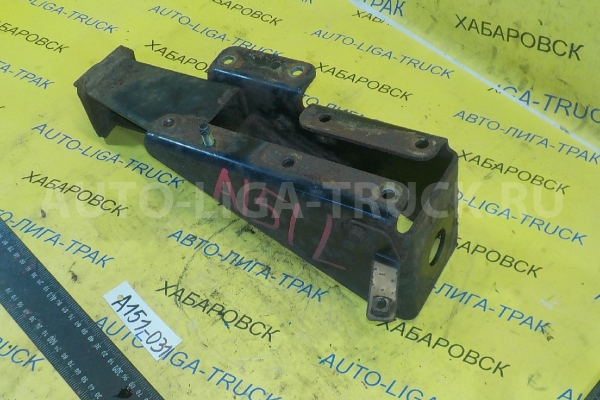 Кронштейн Nissan Atlas TD27 Кронштейн TD27 1997  95121-5T430