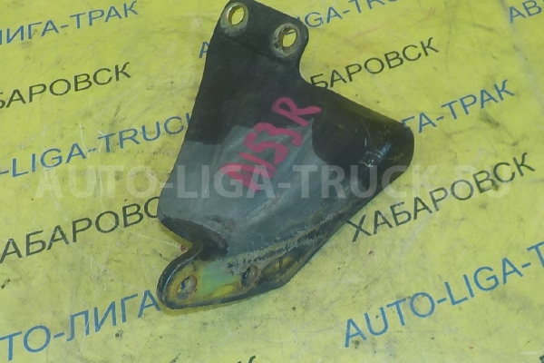 Кронштейн Nissan Atlas TD27 Кронштейн TD27 1996 30429-02N00 Кронштейн Nissan Atlas TD27 Кронштейн TD27 1996 30429-02N00
