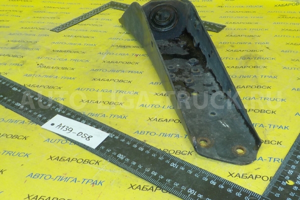 Кронштейн Nissan Atlas TD27 Кронштейн TD27 1996  54481-2T003