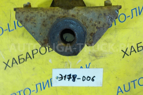 Кронштейн рессоры Isuzu Elf 4HG1 Кронштейн рессоры 4HG1 1996  8-94258-091-0