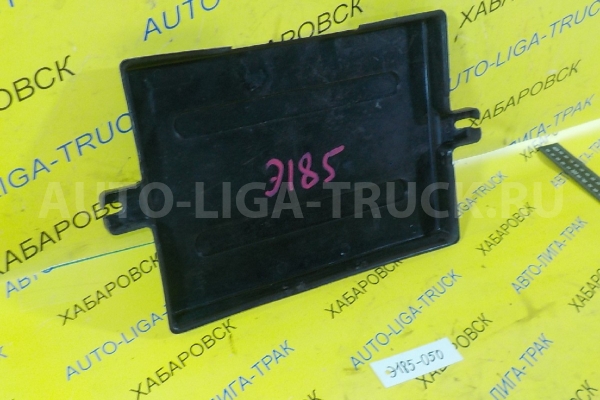 Крышка АКБ Isuzu Elf 4HJ1 Крышка АКБ 4HJ1 2003  8-97120-747-0