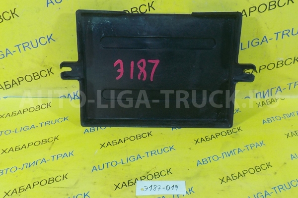 Крышка АКБ Isuzu Elf 4HJ1 Крышка АКБ 4HJ1 2004  8-97120-747-0