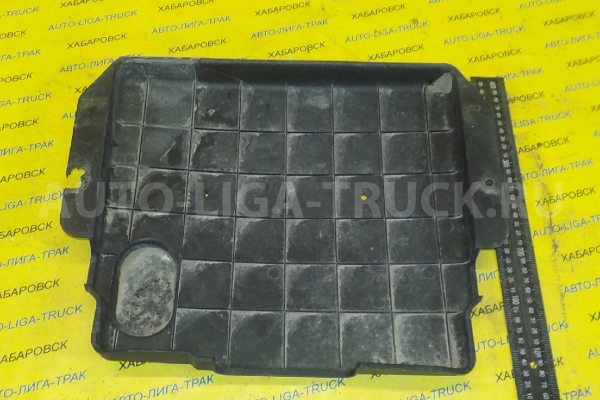 Крышка АКБ Mitsubishi Canter Крышка АКБ MB097826 Крышка АКБ Mitsubishi Canter Крышка АКБ MB097826