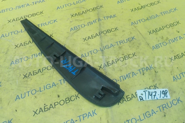 Накладка двери Mazda Titan WL Накладка двери WL 2002  W610-50-M10B