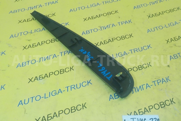 Накладка двери Mazda Titan WL Накладка двери WL 2002  W610-50-M20