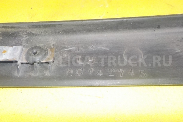 Накладка двери Mitsubishi Canter Накладка двери    MC142745