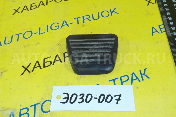 Накладка на педаль Isuzu Elf 4HF1 Накладка на педаль 4HF1 1994  8-97853-413-1