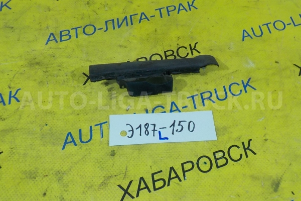 накладка на стойку зеркала Isuzu Elf 4HJ1 накладка на стойку зеркала 4HJ1 2004  8-97853-787-4