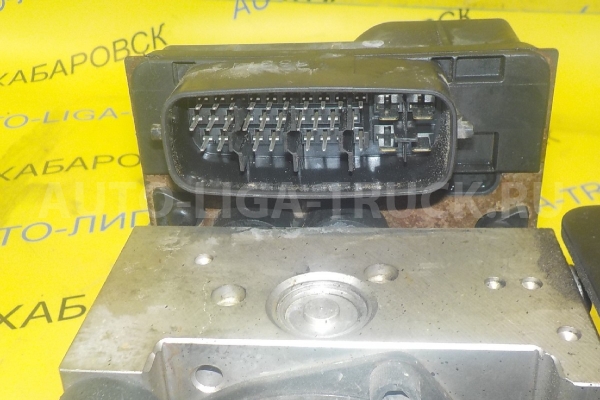 Насос ABS Mitsubishi Canter 4M51 Насос ABS 4M51 2003  MK429884