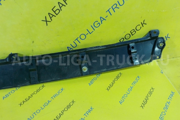 Планка над фарами Toyota Dyna, Toyoace  ОБЛИЦОВКА КАБИНЫ S05D 2002  53928-37020