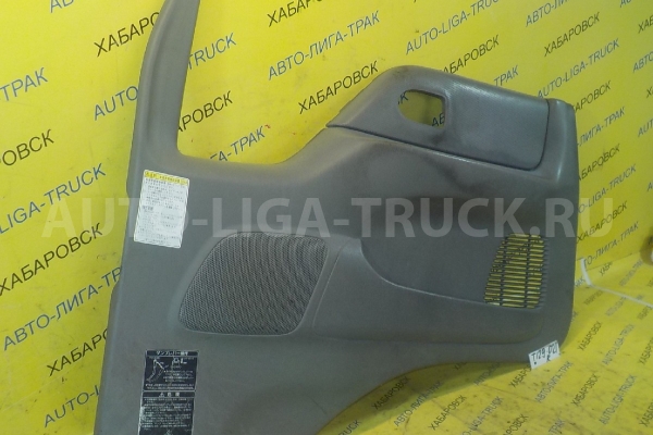 Обшивка двери Mazda Titan 4HG1 Обшивка двери 4HG1 2003  W631-68-420E