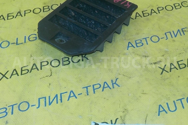 Обшивка двери Mitsubishi Canter 4M40 Обшивка двери 4M40 2003  MK403914