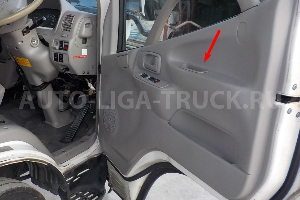 Обшивка двери Toyota Dyna, Toyoace N04C Обшивка двери N04C 2005  74811-95J04