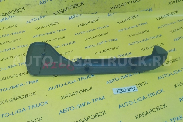 Обшивка Mitsubishi Canter 4D33 Обшивка 4D33 1999  MC147087