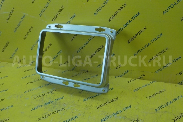 Окантовка фары Mazda Titan / ( Оригинал, Япония) Окантовка фары W114-51-033A Окантовка фары Mazda Titan / ( Оригинал, Япония) Окантовка фары W114-51-033A