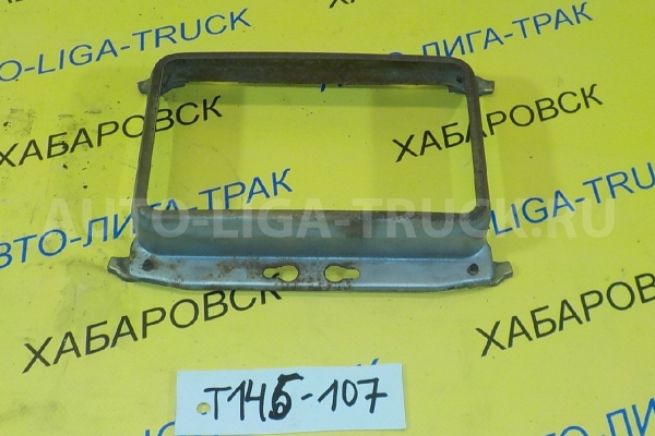 Окантовка фары Mazda Titan TF Окантовка фары TF 1996  W114-51-033A