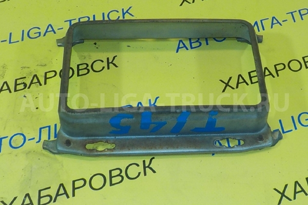 Окантовка фары Mazda Titan TF Окантовка фары TF 1996  W114-51-033A