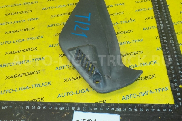 Панель салона Mazda Titan 4HF1 Панель салона 4HF1 1999  W201-64-961