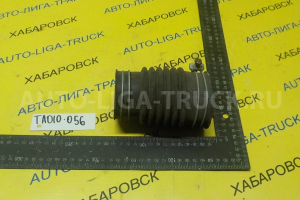 Патрубок фильтра  7K Патрубок фильтра  2001  17883-13020
