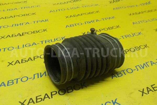 Патрубок фильтра  7K Патрубок фильтра  2001  17883-13020