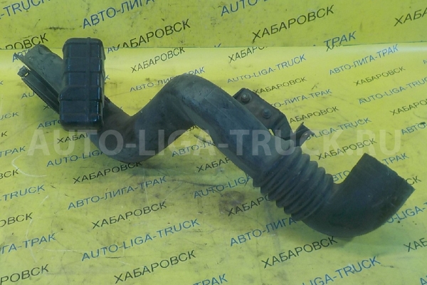 Патрубок фильтра Mitsubishi Canter 4M51 Патрубок фильтра 4M51 1999  ME295494