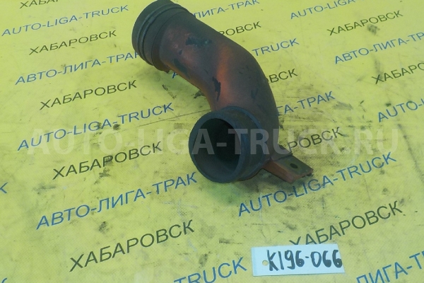 Патрубок фильтра Mitsubishi Canter 4M51 Патрубок фильтра 4M51 2000  ME294057