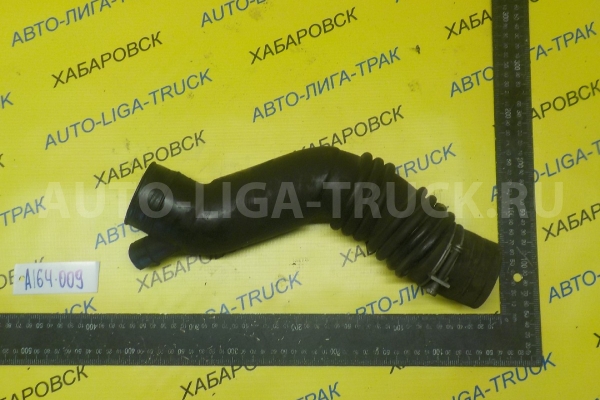 Патрубок фильтра Nissan Atlas TD27 Патрубок фильтра TD27 1991  16575-11T11