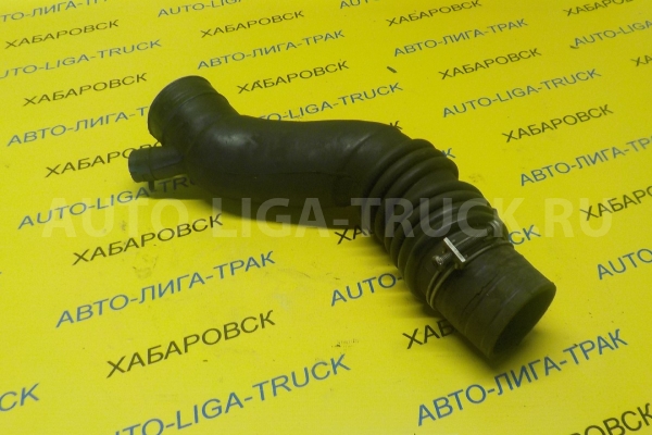 Патрубок фильтра Nissan Atlas TD27 Патрубок фильтра TD27 1991  16575-11T11