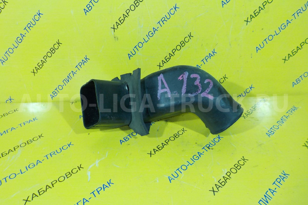 Патрубок фильтра Nissan Atlas TD23 Патрубок фильтра TD23 1993  16554-2T301