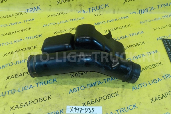 Патрубок фильтра Nissan Atlas TD25 Патрубок фильтра TD25 1996  16555-2T302