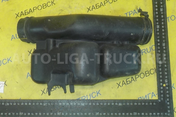 Патрубок фильтра Nissan Atlas TD27 Патрубок фильтра TD27 1999  16555-2T302