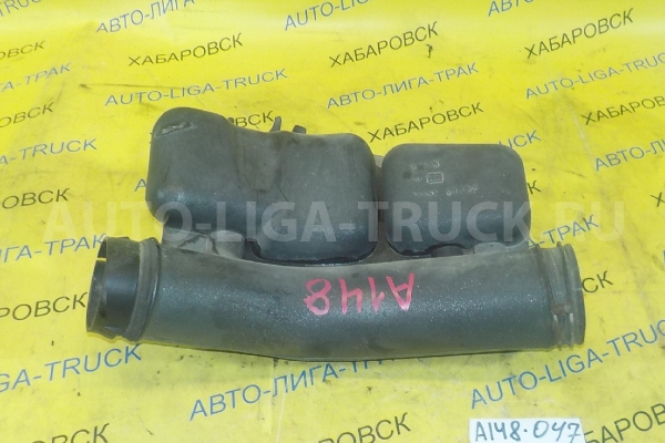 Патрубок фильтра Nissan Atlas TD27 Патрубок фильтра TD27 1999  16555-2T302