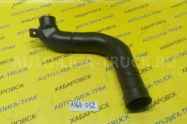 Патрубок фильтра Nissan Atlas TD27 Патрубок фильтра TD27 1995  16575-2T301