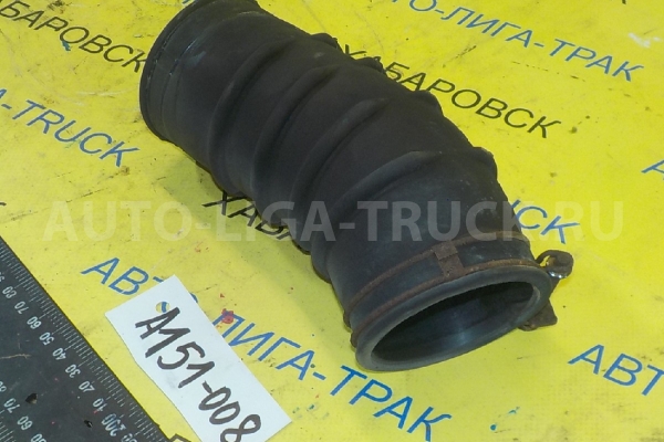 Патрубок фильтра Nissan Atlas TD27 Патрубок фильтра TD27 1997  16576-2T300