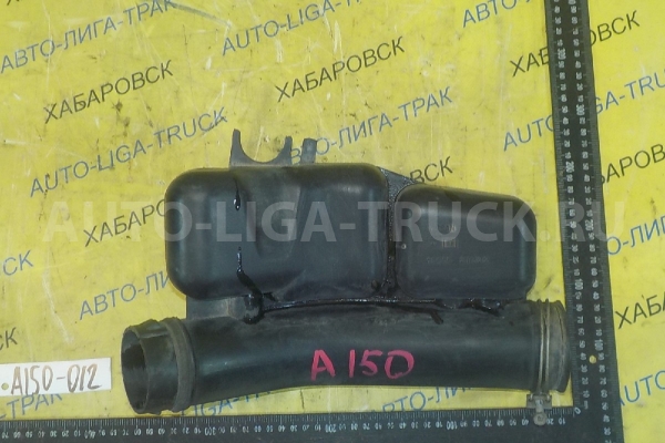 Патрубок фильтра Nissan Atlas TD27 Патрубок фильтра TD27 2000  16555-2T302