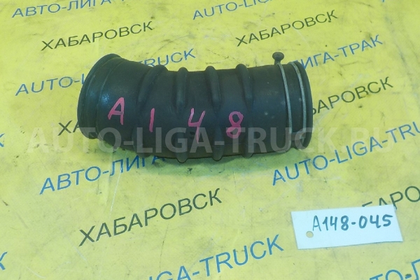 Патрубок фильтра Nissan Atlas TD27 Патрубок фильтра TD27 1999  16576-2T300