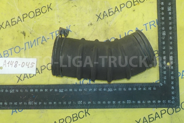 Патрубок фильтра Nissan Atlas TD27 Патрубок фильтра TD27 1999  16576-2T300