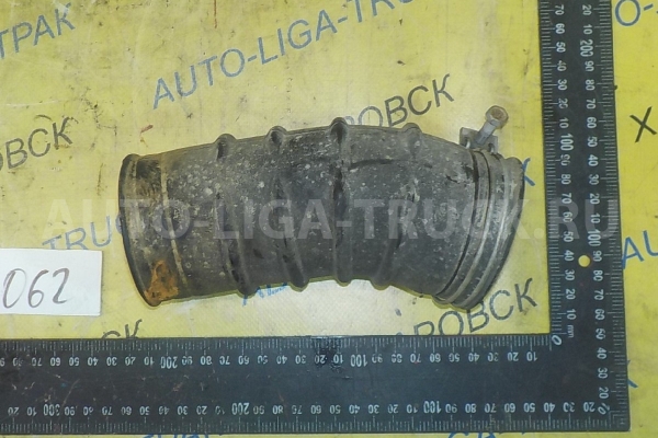 Патрубок фильтра Nissan Atlas TD27 Патрубок фильтра TD27 2000  16576-2T300