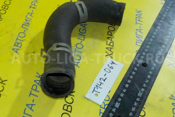 Патрубок радиатора Mazda Titan 4HG1 Патрубок радиатора 4HG1 2000  YJ35-15-186A