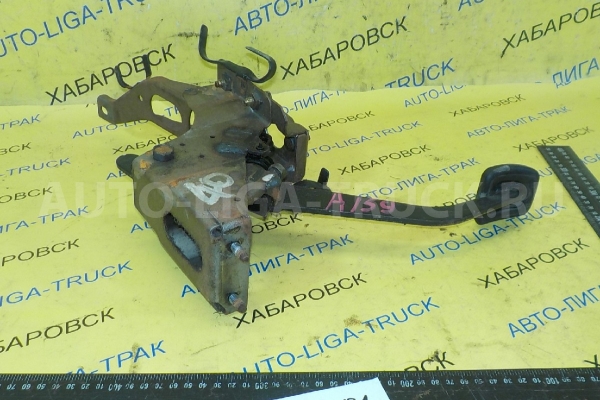 Педаль сцепления Nissan Atlas QD32 Педаль сцепления QD32 2005 46550-6T300 Педаль сцепления Nissan Atlas QD32 Педаль сцепления QD32 2005 46550-6T300