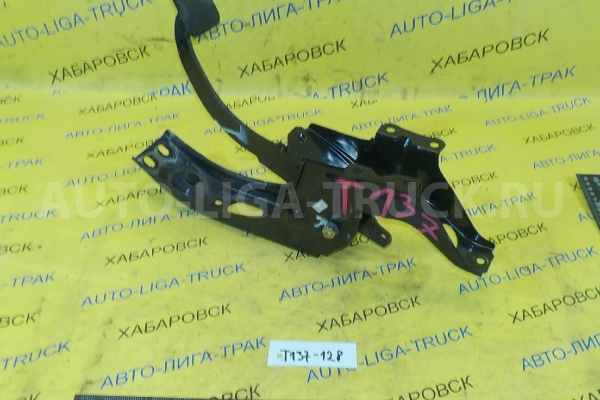 Педаль тормоза Mazda Titan 4HF1 Педаль тормоза 4HF1 1998  W201-43-070A