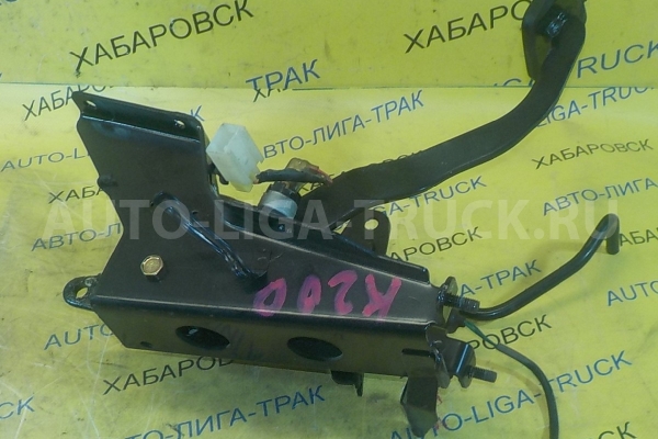 Педаль тормоза Mitsubishi Canter 4D33 Педаль тормоза 4D33 1999  MC125000