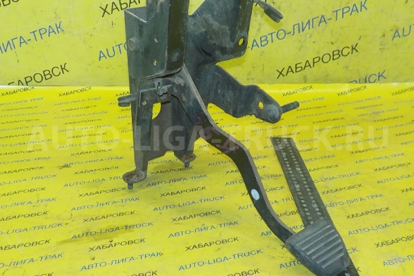 Педаль тормоза Mitsubishi Canter 4M40 Педаль тормоза 4M40 1994  MC125314