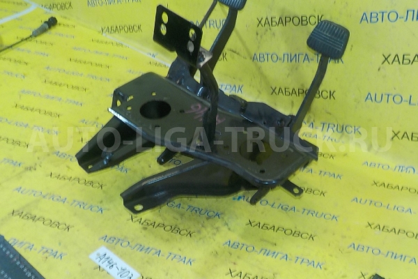 ПЕДАЛИ Nissan Atlas FD35 ПЕДАЛИ  1991  46510-T8006