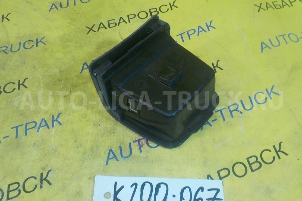 пепельница двери Mitsubishi Canter 4D33 пепельница двери 4D33 1999  MC145563