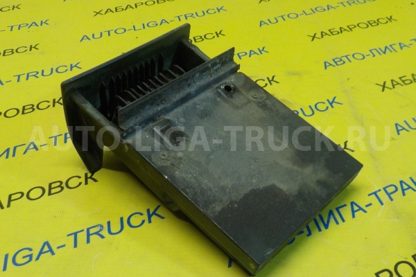 Пепельница Mitsubishi Canter 4D32 Пепельница 4D32 1990  MB392740