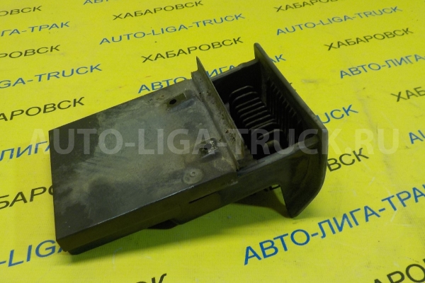 Пепельница Mitsubishi Canter 4D32 Пепельница 4D32 1990  MB392740