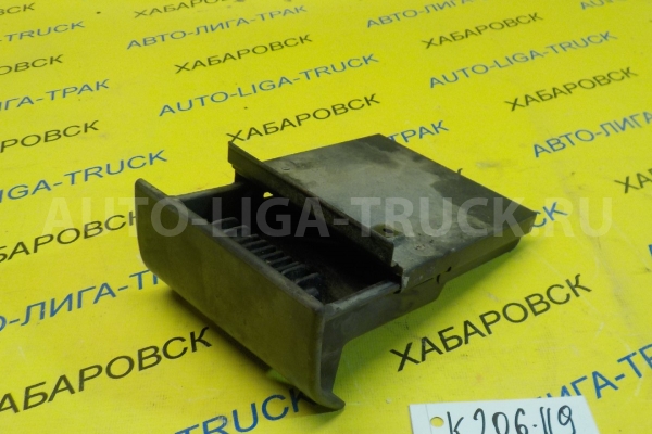 Пепельница Mitsubishi Canter 4D32 Пепельница 4D32 1990  MB392740