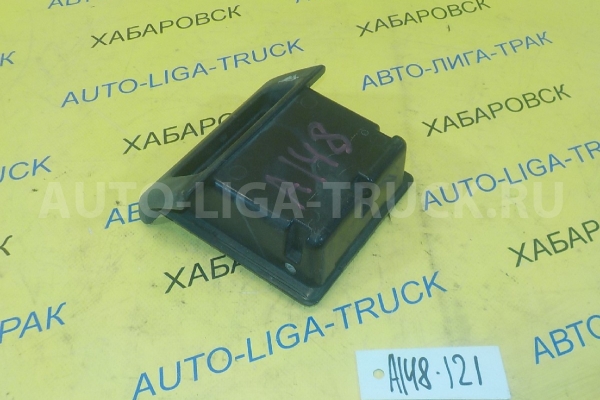 Пепельница Nissan Atlas TD27 Пепельница TD27 1999  68810-0T000